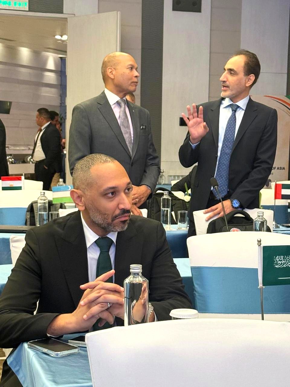 Oman in dialogue with Asian fencing delegations on the sidelines of the assembly